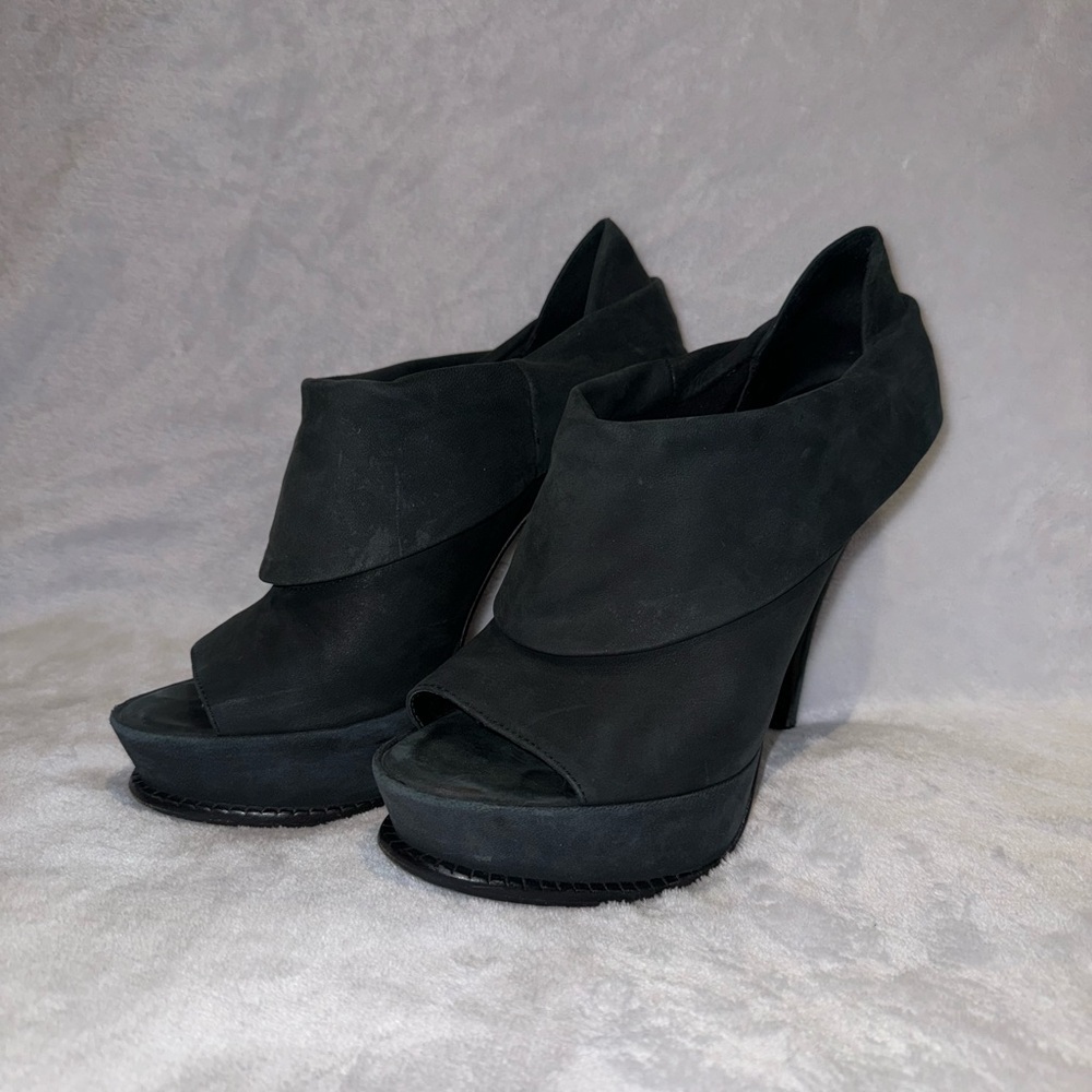 Charlotte & James evergreen velvet heels